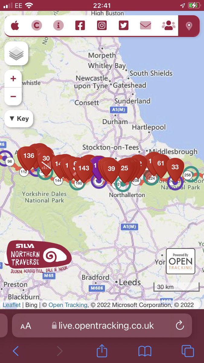 #northerntraversegoing into the second night. Kim Collison still well ahead for the men, just past Lion Inn. Lisa Watson ahead for the women with a very healthy lead, passing Danby Wiske 21:54. 
Runners spread from west to east as the night closes in and the temperature drops.