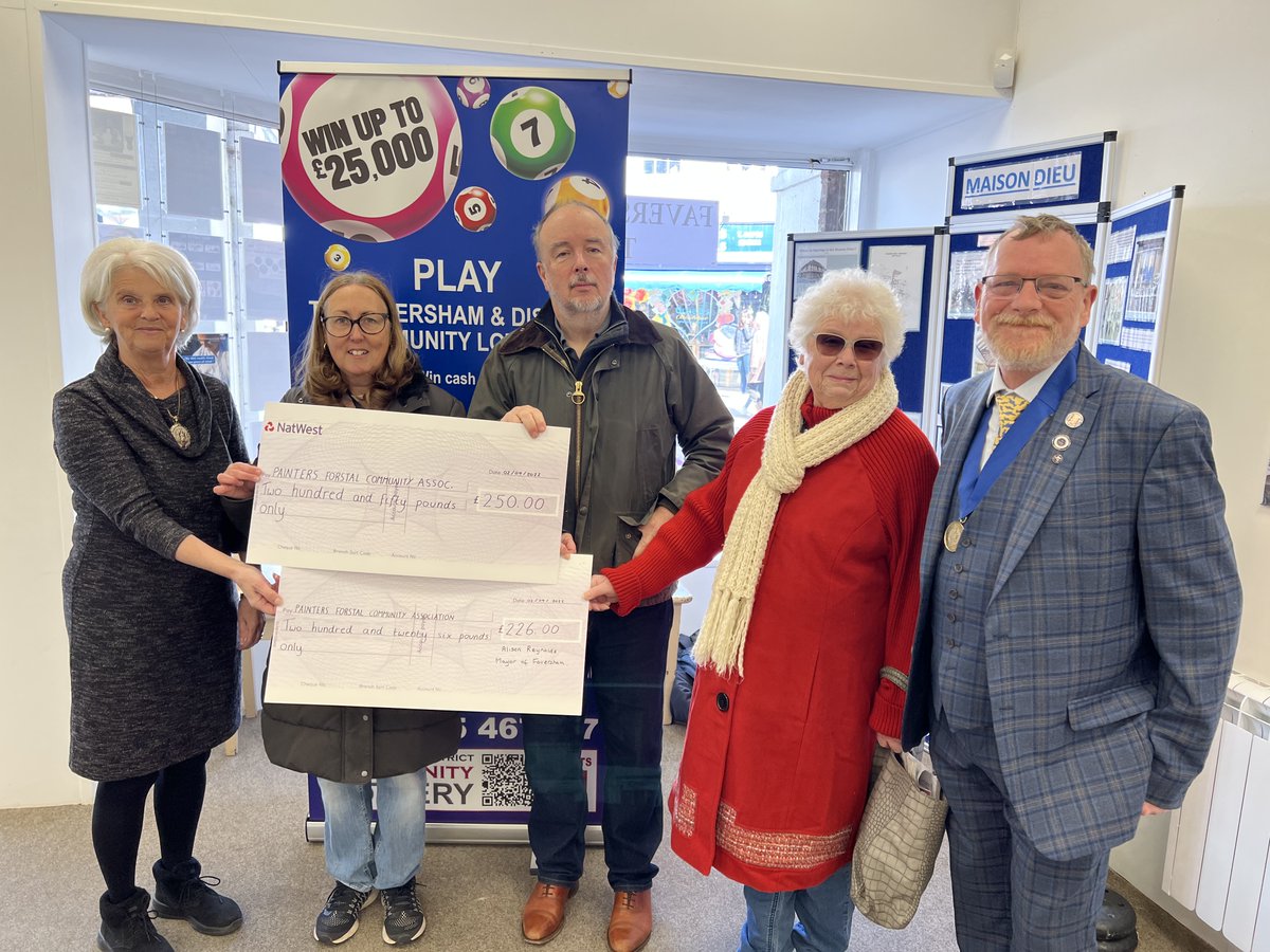 PaintersVac's tweet photo. A big thankyou to everyone who has bought Faversham Lottery Tickets. Another demonstration of support from both the local communities, and beyond. L-R Faversham Mayor Alison Reynolds BEM, Rebecca Towler, Ben Bennett and Jacky Searley of PFCA, with Deputy Mayor Trevor Martin https://t.co/FN2MeBMgXh