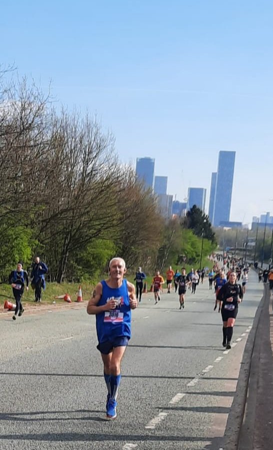 RickyMacca6's tweet photo. Over the moon with my race, pace &amp; time today at the Manchester Marathon. 
Sub 4 hours, was aiming for 4hrs 10 but felt good so picked up the pace just over half way.
Final time of 3hrs 58 mins &amp; 17secs. 
Fantastic day from start to finish. #ManchesterMarathon https://t.co/zyvgeLM46N