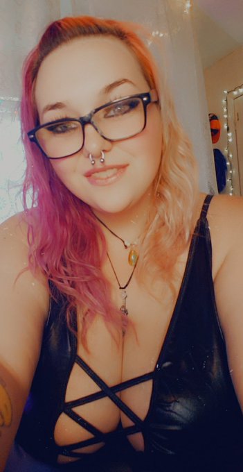 Live soon #Livestream #streamer #LiveStreaming #nsfwleak #live link in comments https://t.co/ndH4Pde