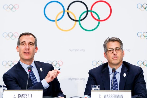 NOlympicsLA's tweet photo. Covering up sexual harassment just cost Eric Garcetti his next job.

Reminder: the guy he picked to run the #LA28 Olympics — Casey Wasserman — flew on Jeffrey Epstein’s private jet 10 times, with Kevin Spacey and Bill Clinton. https://t.co/wYTRgRARSO