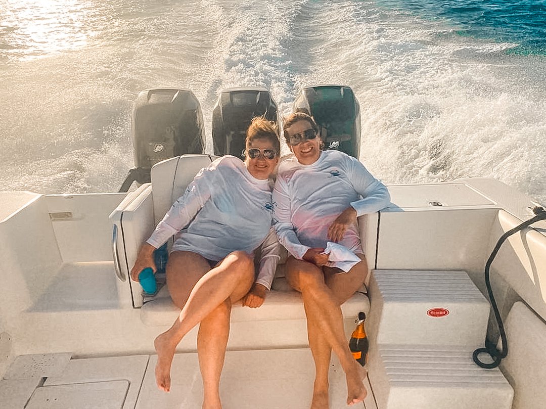 Bringing another wonderful weekend to a close! Thanks for choosing Kewl Water Charters ladies! 
.
.
.
.
#bvi #usvi  #caribbean #bvisailing #bvicharters #watertaxi #islandtours  #virginislandsvacations #islandhopping #cigaretteracing #bvisecrets  #ourbvi #islandlife #tortola #aneg