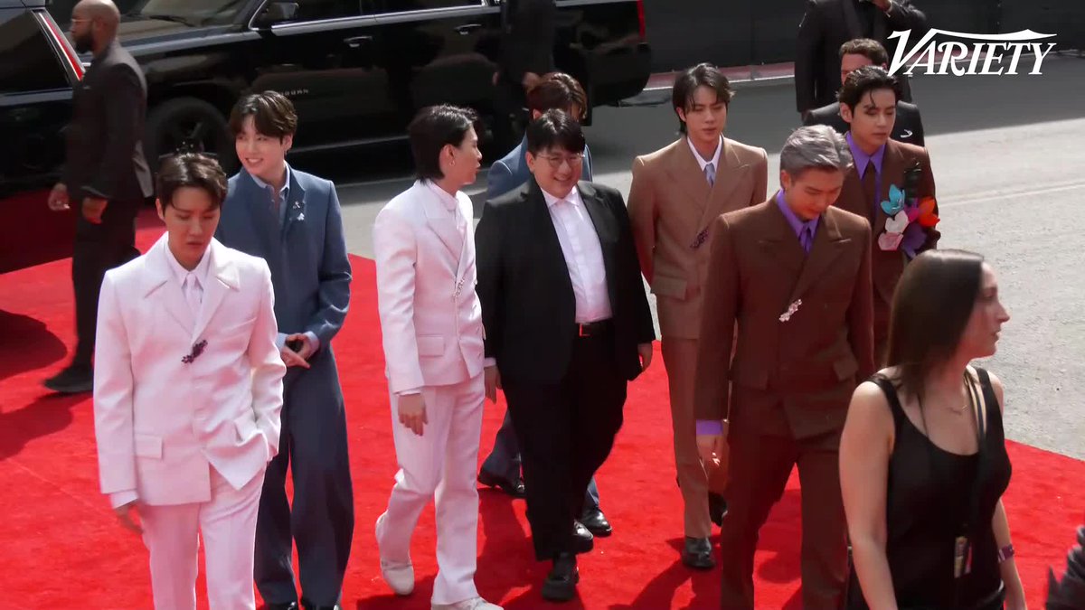 RT @Variety: BTS has arrived at the #Grammys ... this is not a drill! https://t.co/z0L5inB05Q https://t.co/ZLg3DmKpJX