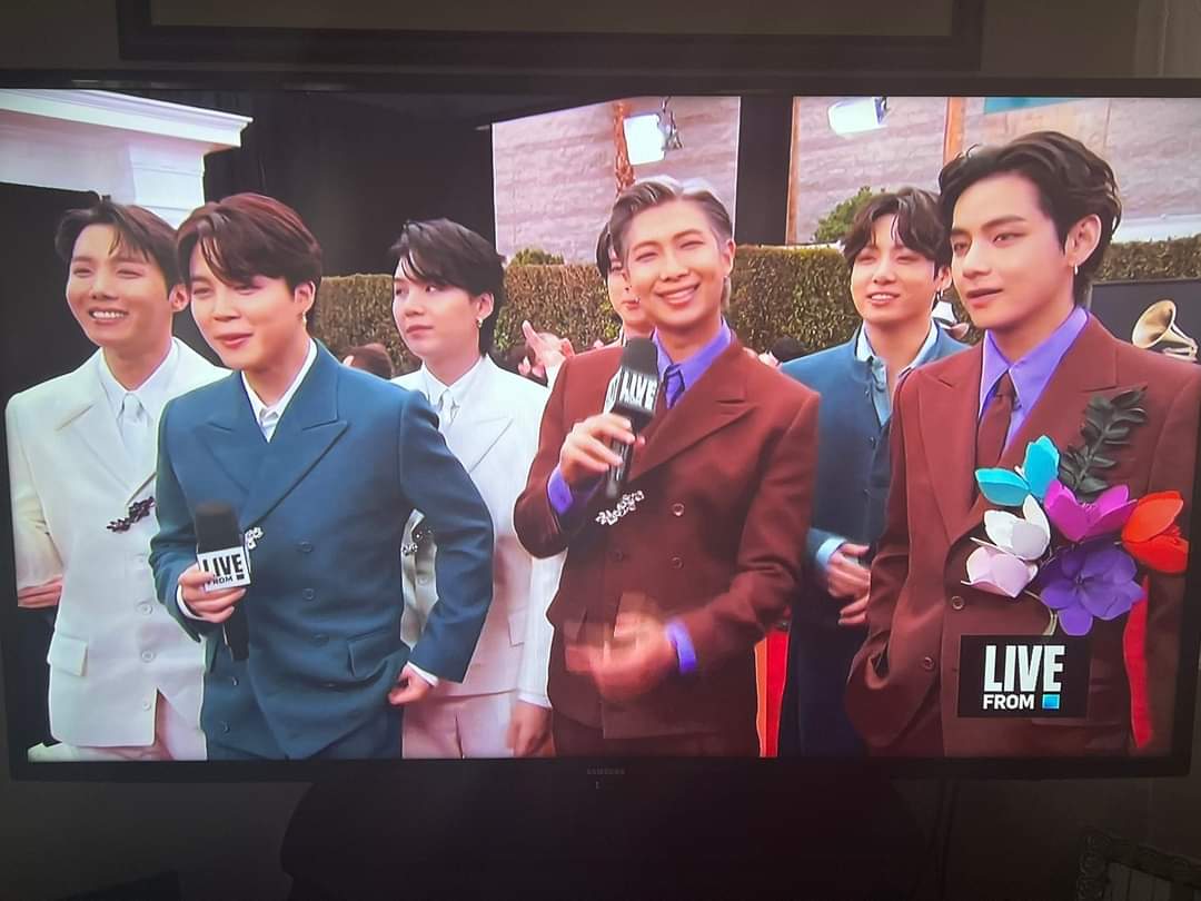 dilcia12hernan's tweet photo. OMG!!
BTS BTS BTS https://t.co/Yo1FCKSZ6x