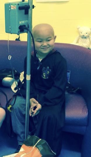 ChuerZhang's tweet photo. @CursedChildLDN Please share so @jk_rowling can see this. My little bro Kevin died from leukaemia 7 years ago aged 7. He was HP obsessed and had one question I couldn’t answer. JK please tell me, who is Mad-Eye Moody’s dad? #harrypotter #ChildhoodCancer #StandUpToCancer https://t.co/8GrxlfAc3E