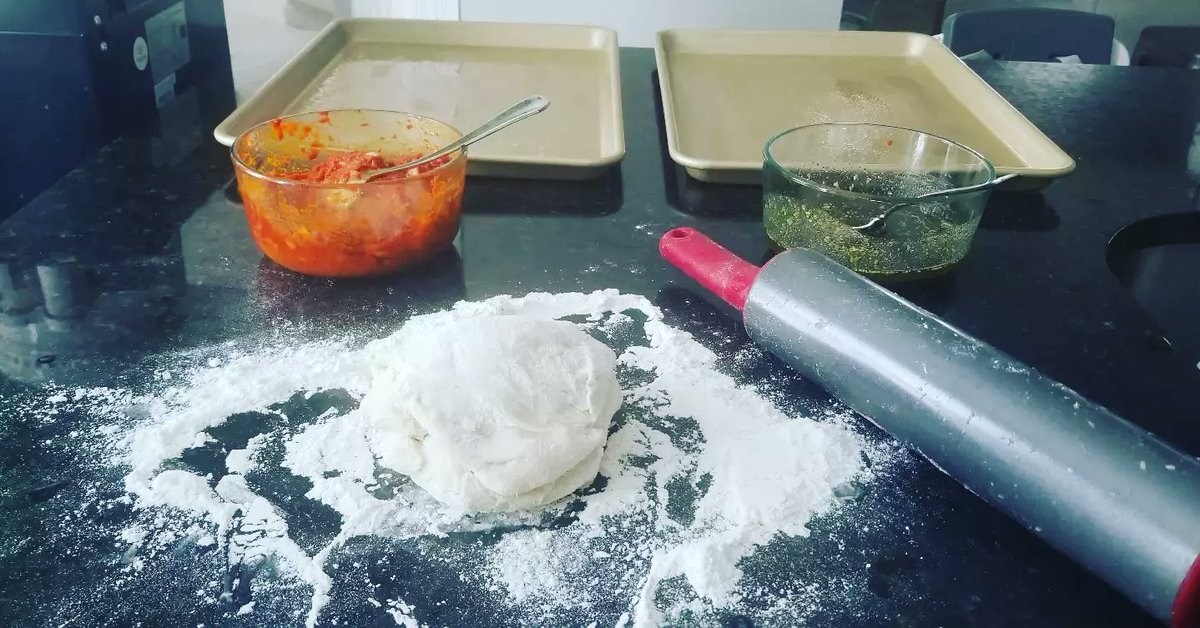 SunnyDietitian's tweet photo. Making different versions of bread today.

Za'atar [Mansish] and Red Pepper bread. Family loves them.

#OnMyTable #HomeMade
#ZaatarBread #Manaish
#RedPepperBread
#Mediterranean #Bread
#Vegan #VeganFoodShare
#FoodPhotography
#FamilyLoves https://t.co/Kcb2T2YHYn