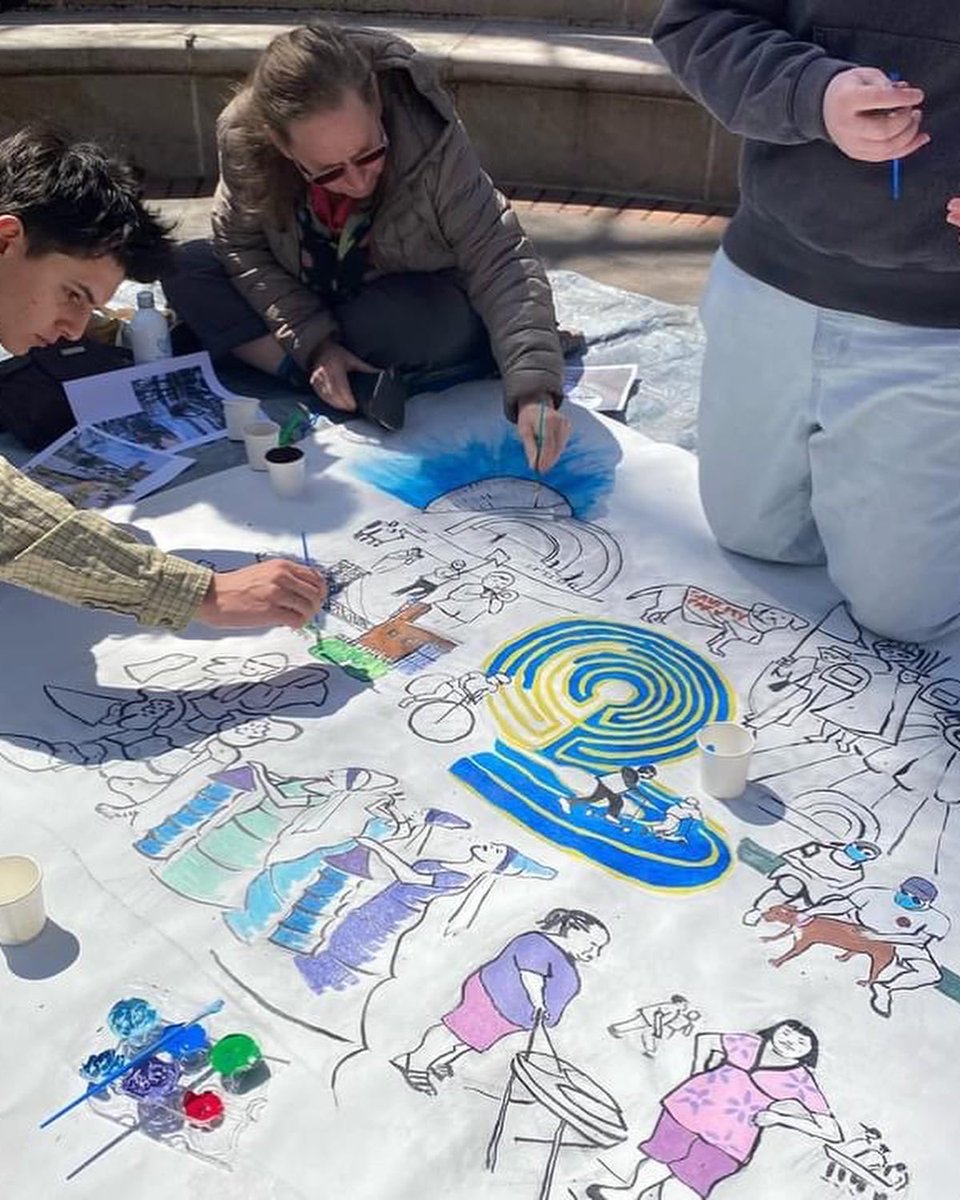 MEMORY MURAL - #EASTRIVERPARK Workshop w artist Katherine Freygang with Earth Celebrations &amp; Lower East Side Ecology Center at Steward Park (Essex &amp; Canal Street)

Sign up - for Saturday April 23 12-3pm
FREE - eventbrite
RSVP on eventbrite to participate - eventbrite.com/e/memory-mural…
