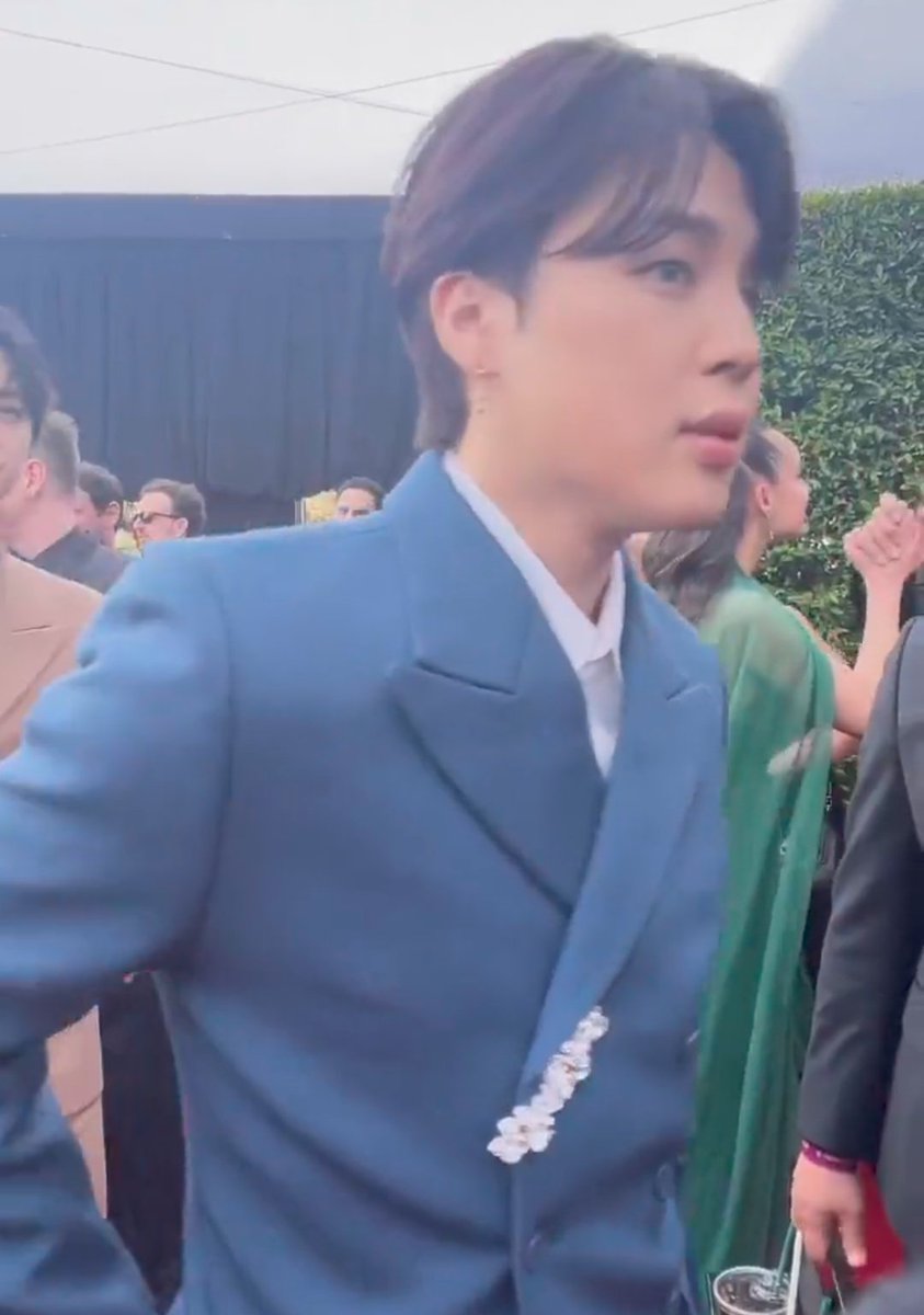 JAMJAMPICS's tweet photo. PARK JIMIN LOOKS SO GOOD https://t.co/WX3pLW643q
