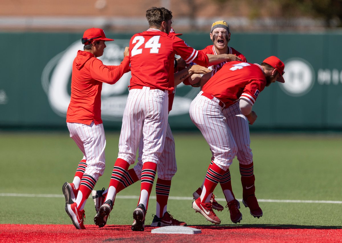 UHCougarBB's tweet photo. Sunday Funday. https://t.co/6q12WTxqKu
