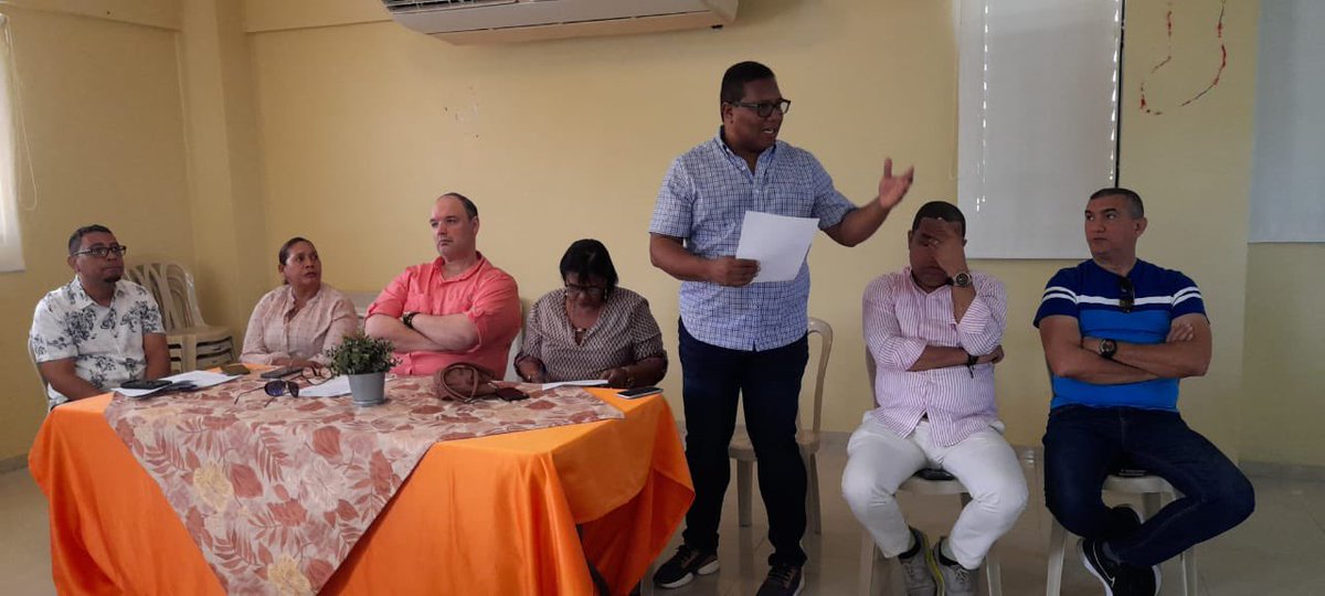 juanIlianov's tweet photo. Seguimos trabajando, el día de hoy fuimos designado coordinador de organización e integración del equipo de @AbelMartinezD en la región Enriquillo y en Barahona, de la mano de @jdelcastillo a trabajar para volver al poder #pueto pa' Abel https://t.co/KbstSJ2Jqv