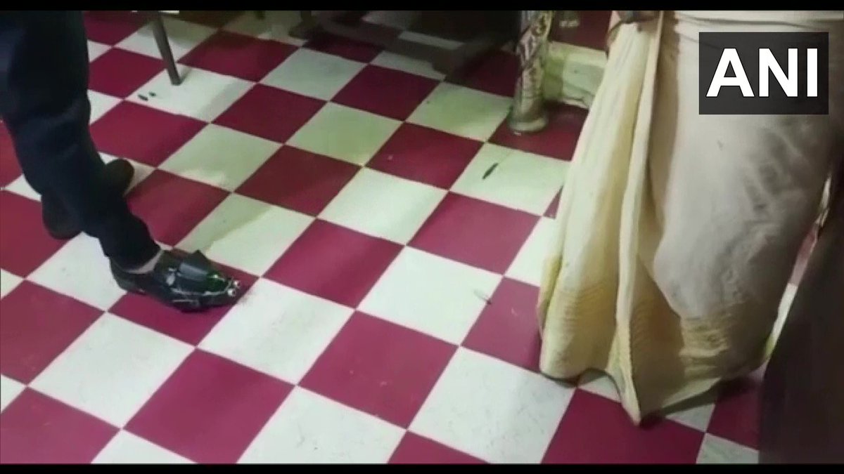 ANI's tweet photo. Assam | Ankurit Karmakar, a 9th standard student from Karimganj designed a sensor-enabled smart shoe for the visually impaired
"I made this smart shoe for blind people. My aim is to become a scientist. I'll do more such work that'll help people & make their life easier" he said https://t.co/mVYeE26PqO