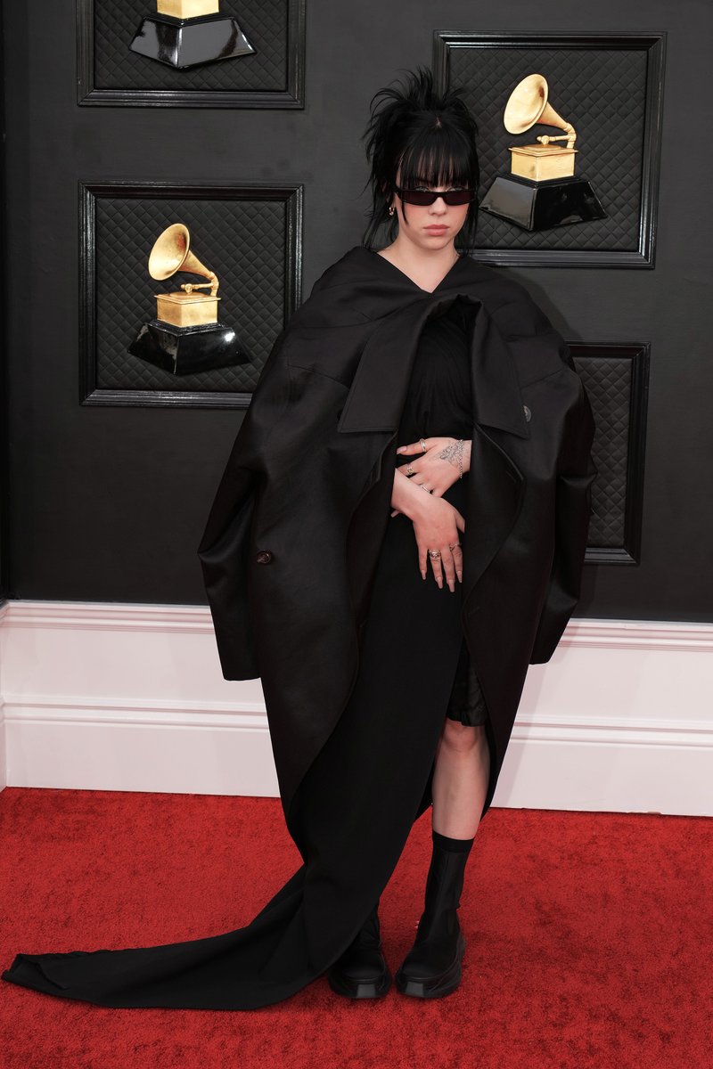 RollingStone's tweet photo. Miss @billieeilish has arrived. #GRAMMYs https://t.co/3gXOW8Y99h