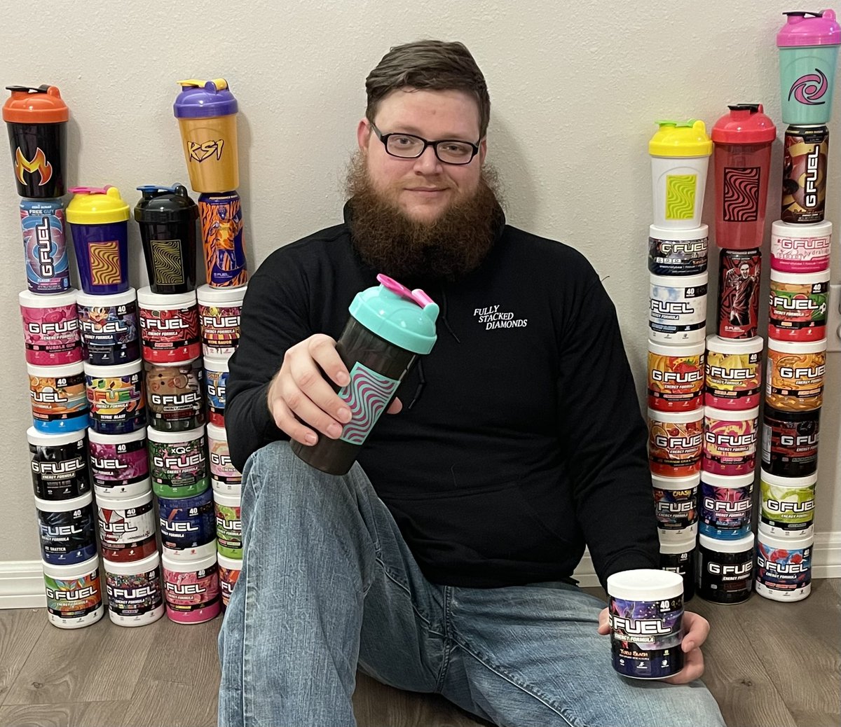 DuaneY27's tweet photo. Sometimes we have to make the tough decisions… today it’s Swedish Knights and Yuzu Slash! #FanFueled #GFUEL https://t.co/vGyBLBObV5