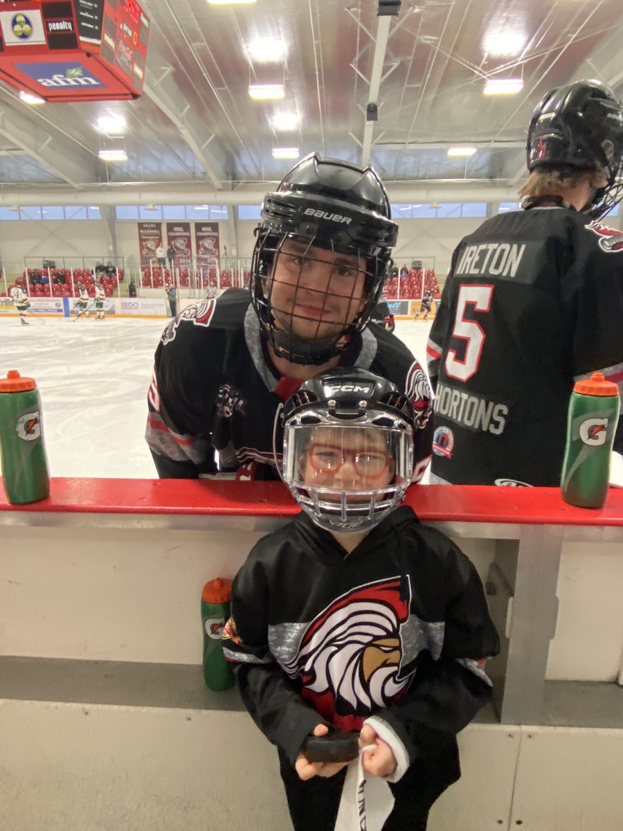 4_cens's tweet photo. Always smiles with our Jr Cens😊
@Matt_Mueller4 @AyrCentennials @AyrMinorHockey @GOJHL https://t.co/ClHVBEQlXl