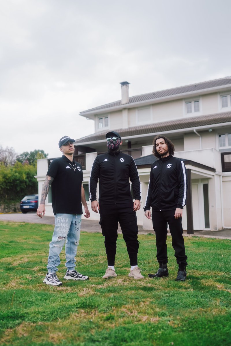 ZetaGaming's tweet photo. ZETA is in the house. 

#ZetaHouse #NoFunNoGlory https://t.co/8QAbEJtbDL