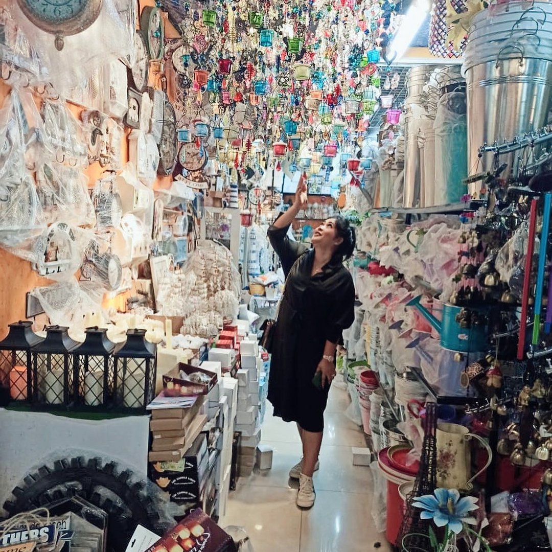 pieroctlv's tweet photo. Chaktuchak is the largest weekend market in Thailand with over 15,000 stalls specializing in food, fashion, and more. It dates back to 1942 when Thailand's third Prime Minister decided that every town should have a flea market. #thailandinsider #amazingt… https://t.co/kzhIljceux