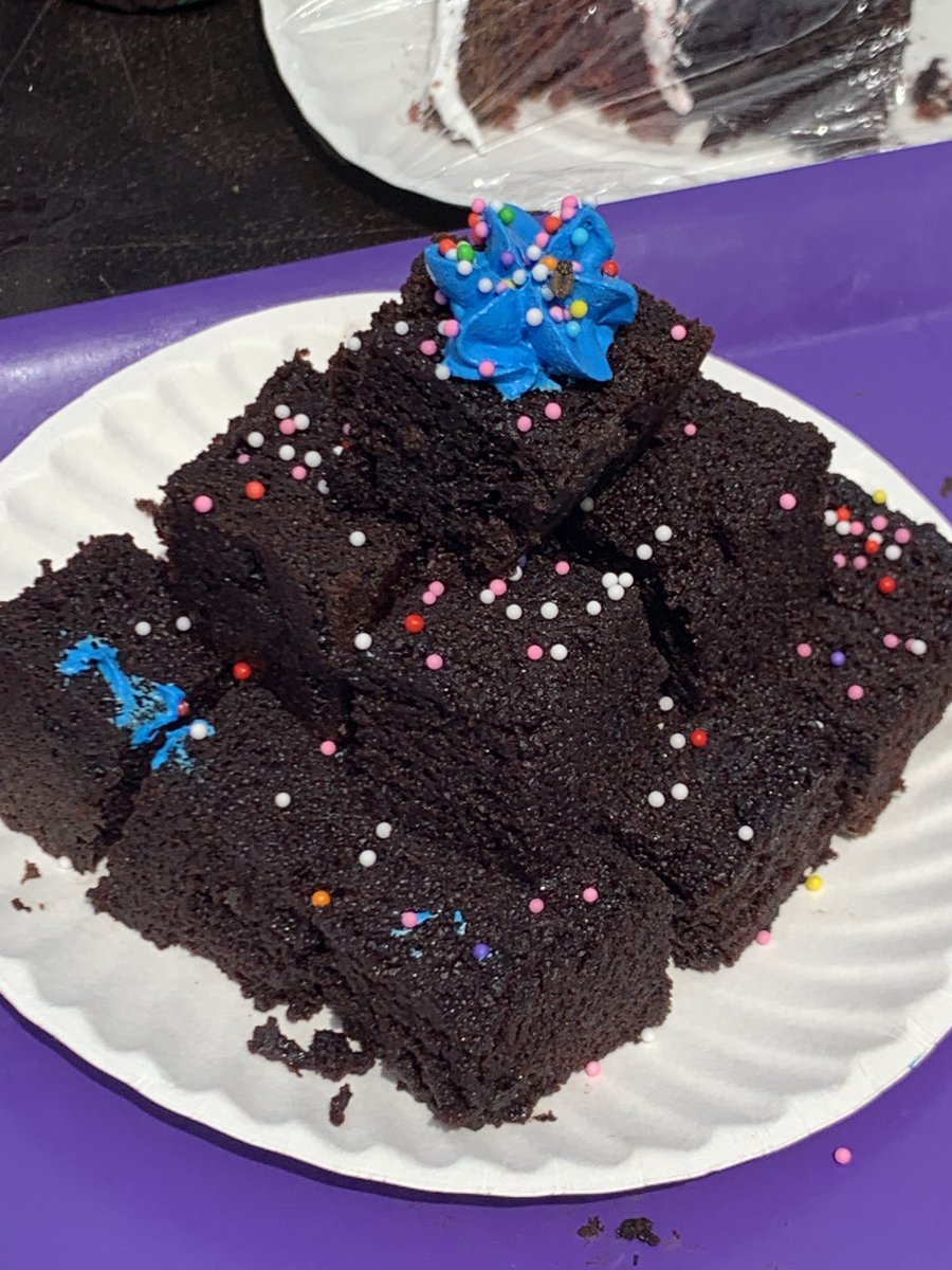 asidocampusnet's tweet photo. Damn! We made some blue magic yesterday and it doesn’t seem we'll be getting over it anytime soon.
Brownites will remember
UCH will remember
In the mind of the UI community, the memory will linger!
WE HAD A BLUE BAKE SALE TO SUPPORT AUTISTIC KIDS & WE SOLD OUT!
#AutismAwareness https://t.co/AtmNt7UuQh