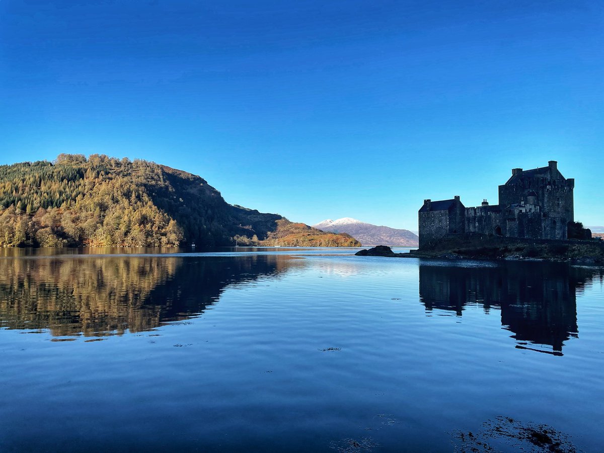 E I L E A N  D O N A N  C A S T L E 

Early morning sun providing fantastic reflections. 

#eileandonancastle #roadtrip #photography @VisitScotland #Scotland #ThePhotoHour @StormHour https://t.co/MuSixtiJIV