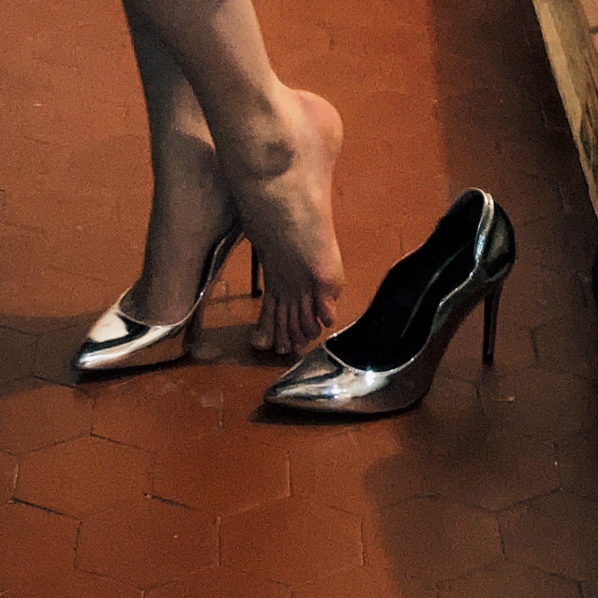 Amandance_'s tweet photo. je cherche des #moneysalve sérieux échange de photo de #pied #fetichiste #pied #soumis https://t.co/jab6ouupwT