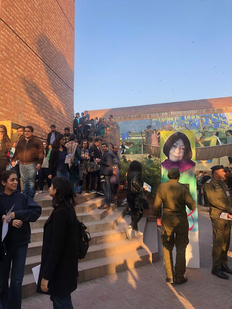 lhrlitfest's tweet photo. Lahore’s Daughter, Sara Suleri #MeatlessDays #literary #icon #LLF2019 #SaraSuleri @Yale @WilliamsCollege @PunjabUnivers @GhalibPoetry #EpistemologiesOfElegance https://t.co/anchLd0E7r