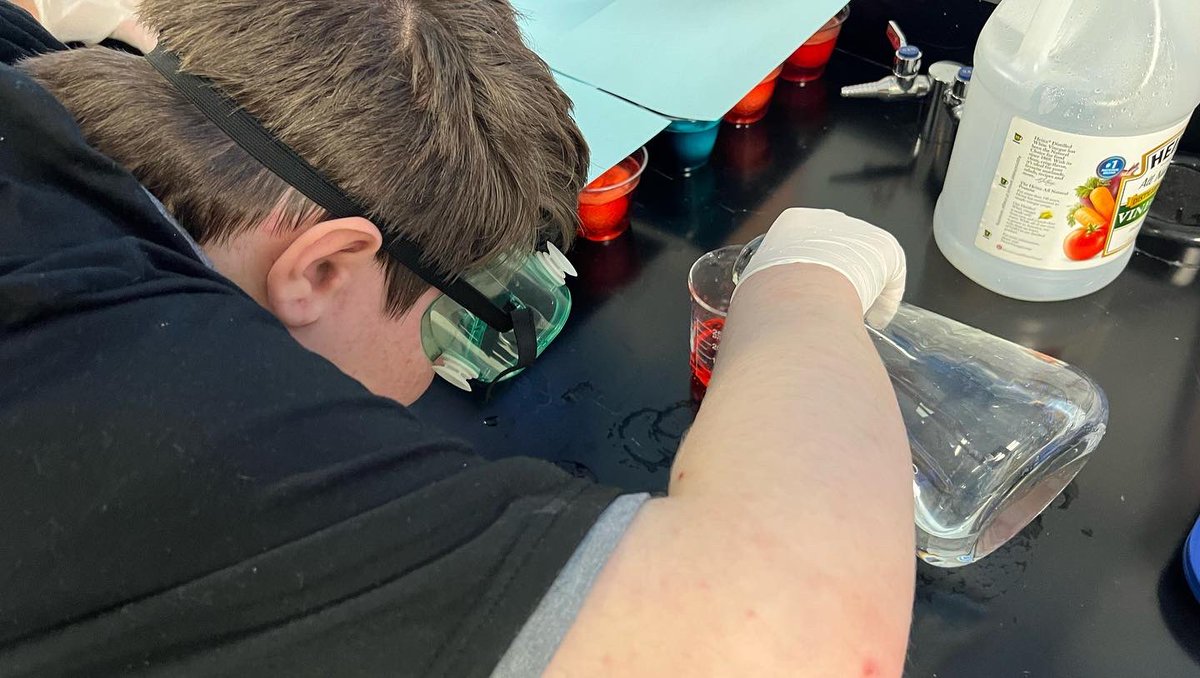 TheMrHud's tweet photo. Need to catch up on my twittering! Here’s a lab day from last week! https://t.co/Rrm24jiZTG