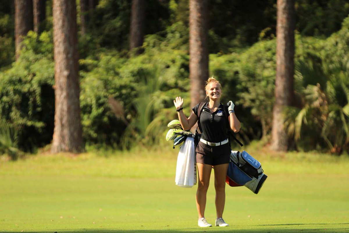 ccgaathletics's tweet photo. The Summer Weather is back and So is #SmileSunday! Today we See Kelly Buker giving a big smile from the Jeykll Island Golf Course! #HailTheSail #HappyMariners https://t.co/UqDIAjLe0P