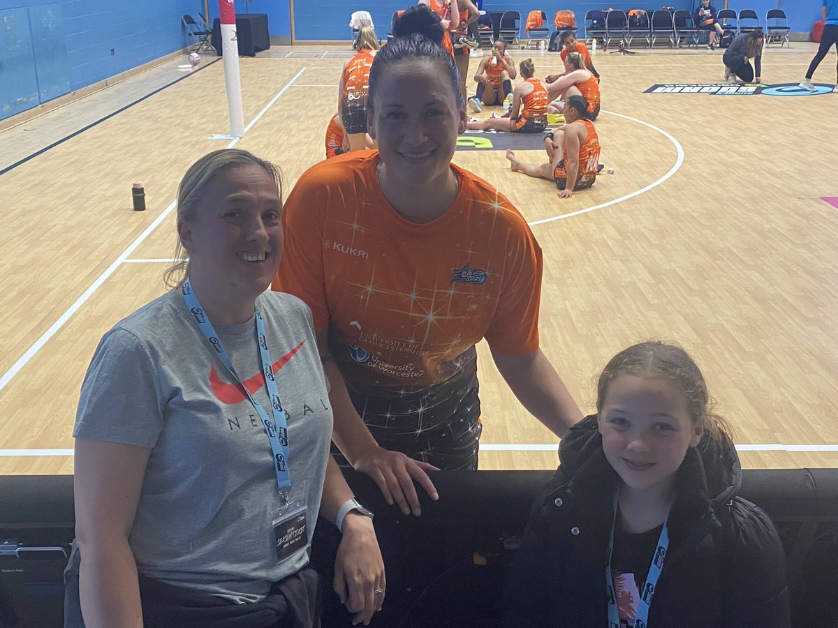 Netballcoachnow's tweet photo. Life made! Mine, not my daughters! ๐ Thanks for being so awesome @CatTuivaiti on & off the court! #dontgochanging #aclsurvivors #mummyicon #netballlegend https://t.co/IIXU0lWCCz