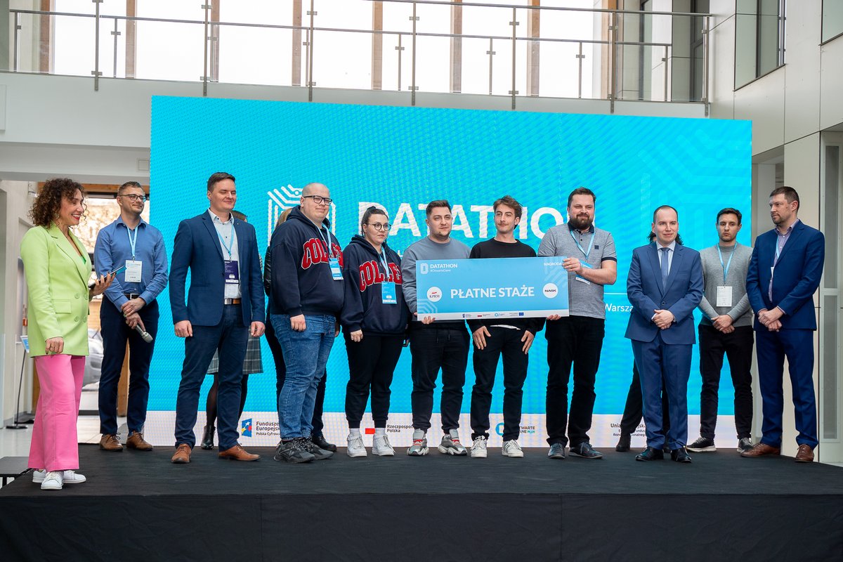 hackathongovpl's tweet photo. Płatne staże w @NASK_pl otrzymuje zespół KONIOR DYNAMICS  @Adnruszkiewicz1 #datathon #otwartedane #staż #hackathon https://t.co/Yq5gWAe6Oq
