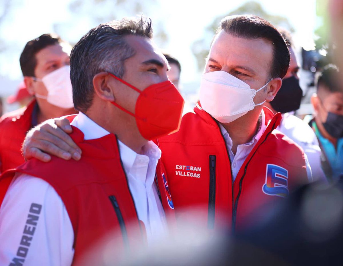 EVillegasV's tweet photo. Agradezco el recibimiento, el apoyo y cariño de este gran equipo y estructura de campaña. ¡Hoy reforzamos esta Alianza por #Durango! #DefendamosDurango #ConTrabajoYValor 💪🏻 https://t.co/ThplgCxkVL