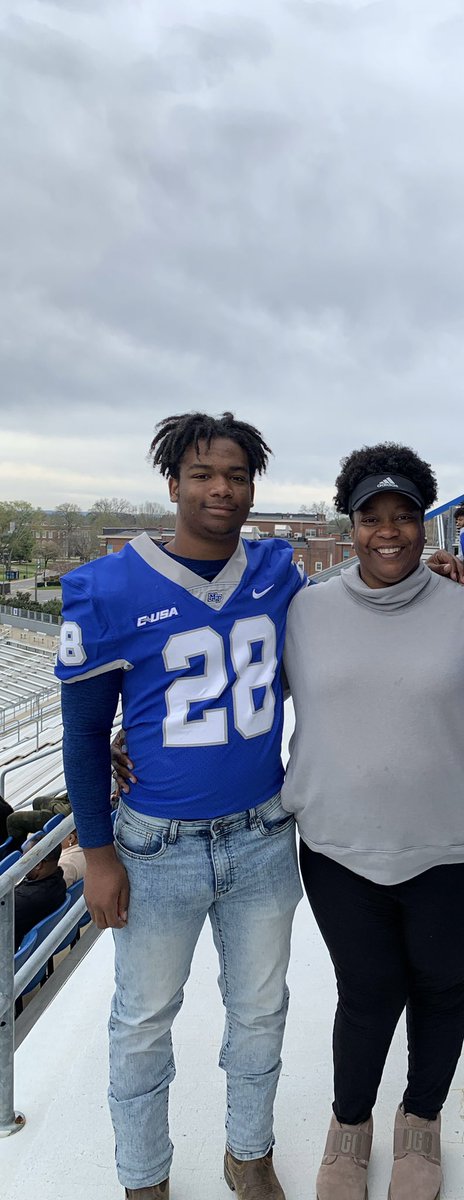 davidson_zavier's tweet photo. Had fun at MTSU yesterday thanks for having me @coachbeckles @MT_FB @CoachStock https://t.co/q6wBYX7n85