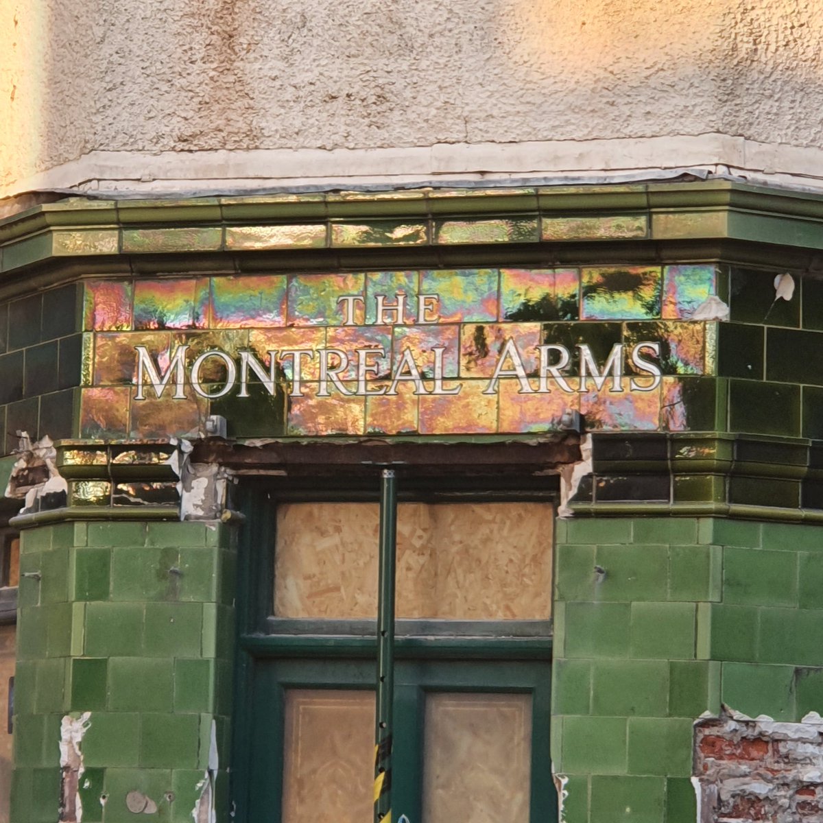 MatthewPope's tweet photo. Went to see the vandalism carried out to the Montreal Arms in Brighton. Sad sight despite the sunlight catching the remaining glazed tiles. This building is valued community heritage &amp; hopefully the owner will now have to make good. https://t.co/FXlXyBcQU3