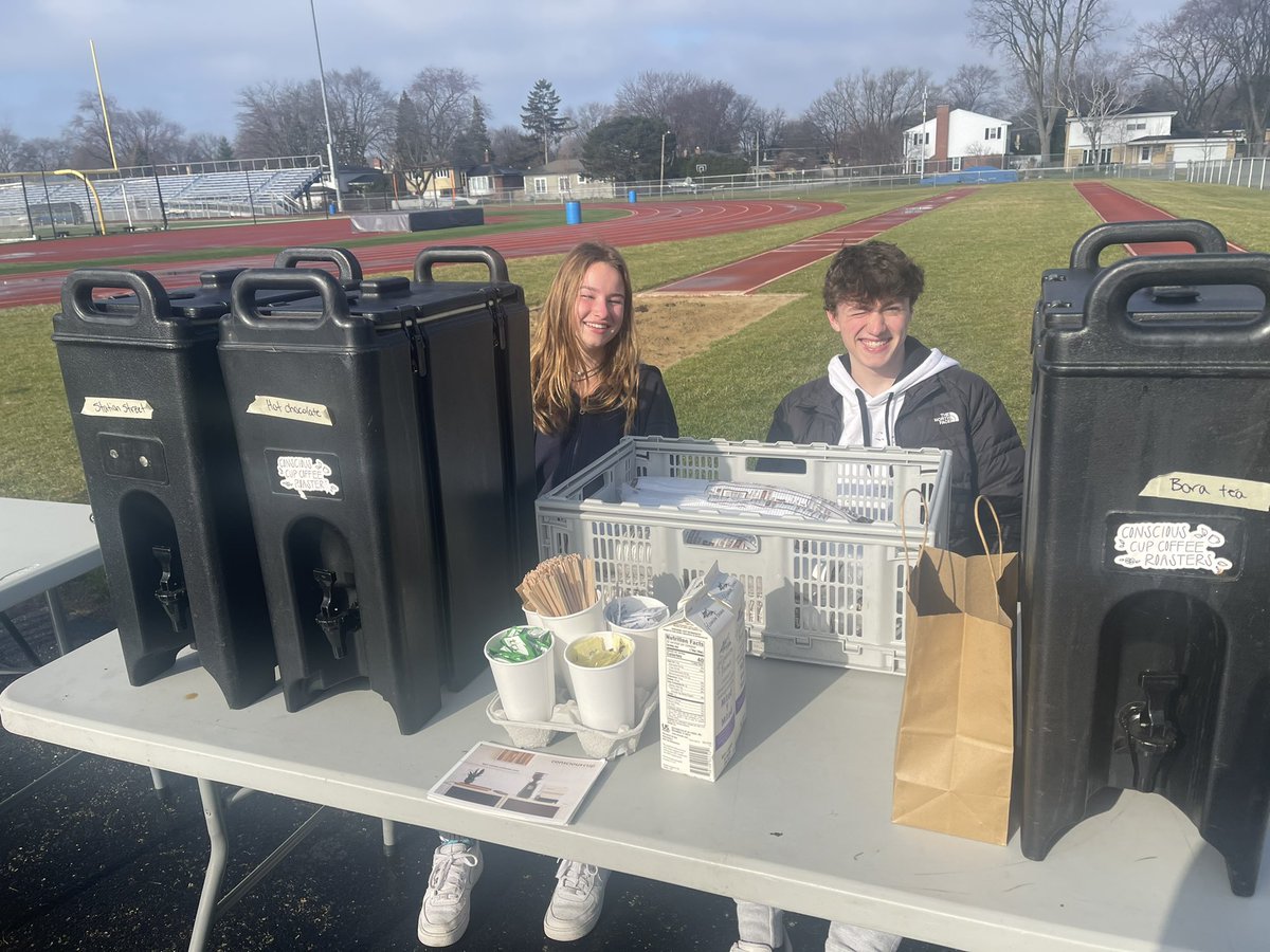 PHSPsychology's tweet photo. Thank you @YoungLife and @ConsciousCup for supporting our @loveyourbrain 5K today!  @KnightsofPHS @District214 https://t.co/kNqRGuM1bF