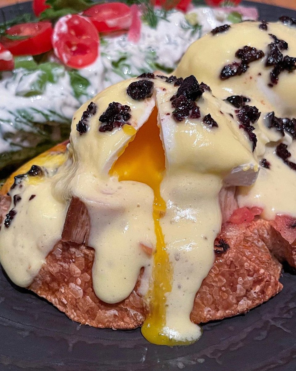 Rich sauce, loose yolks, and firm whites on fresh-baked bread. Perfect bennies are what brunch dreams are made of. 🤤⁣
⁣
Cluny Brunch service runs on weekends from 10 am to 3 pm - book at clunybistro.com 🍳 ⁣⁣

📸: @hungry_wongs on IG