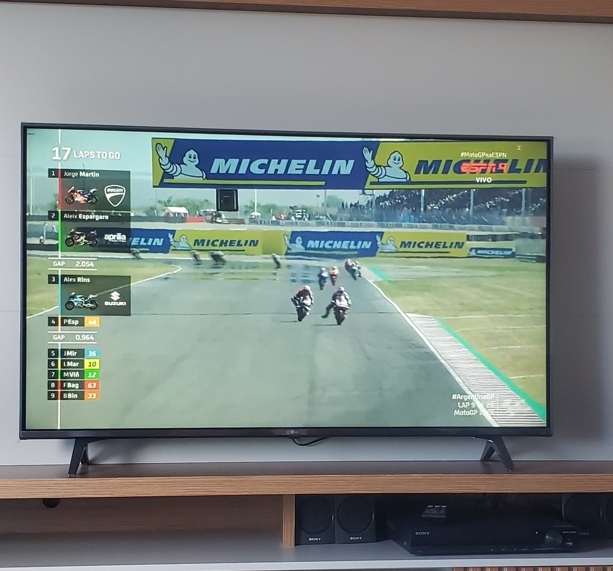 ramondamasio's tweet photo. Ligado, desde a Moto3, na ESPN 
com a dupla infalível @faustomacieira @hamiltonrodr1
#MotoGPNAESPN 
Santa Luzia MG. https://t.co/g1tws3rb32