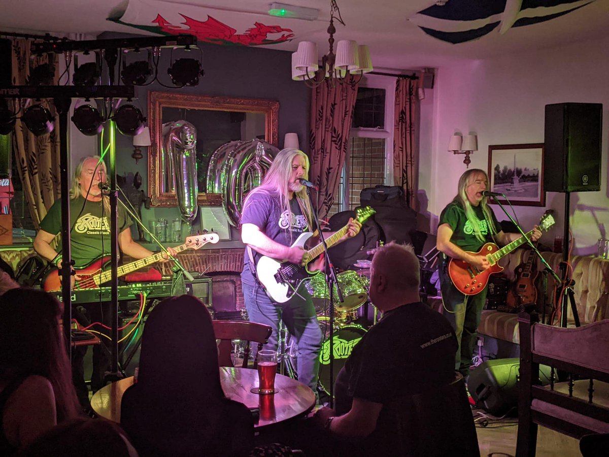 TheRooters's tweet photo. Thanks for joining us last night, it was brilliant to see you all.

Check out our upcoming gigs here:
https://t.co/qtVvwqS2vZ

#ClassicRock https://t.co/C79yB9YP2c