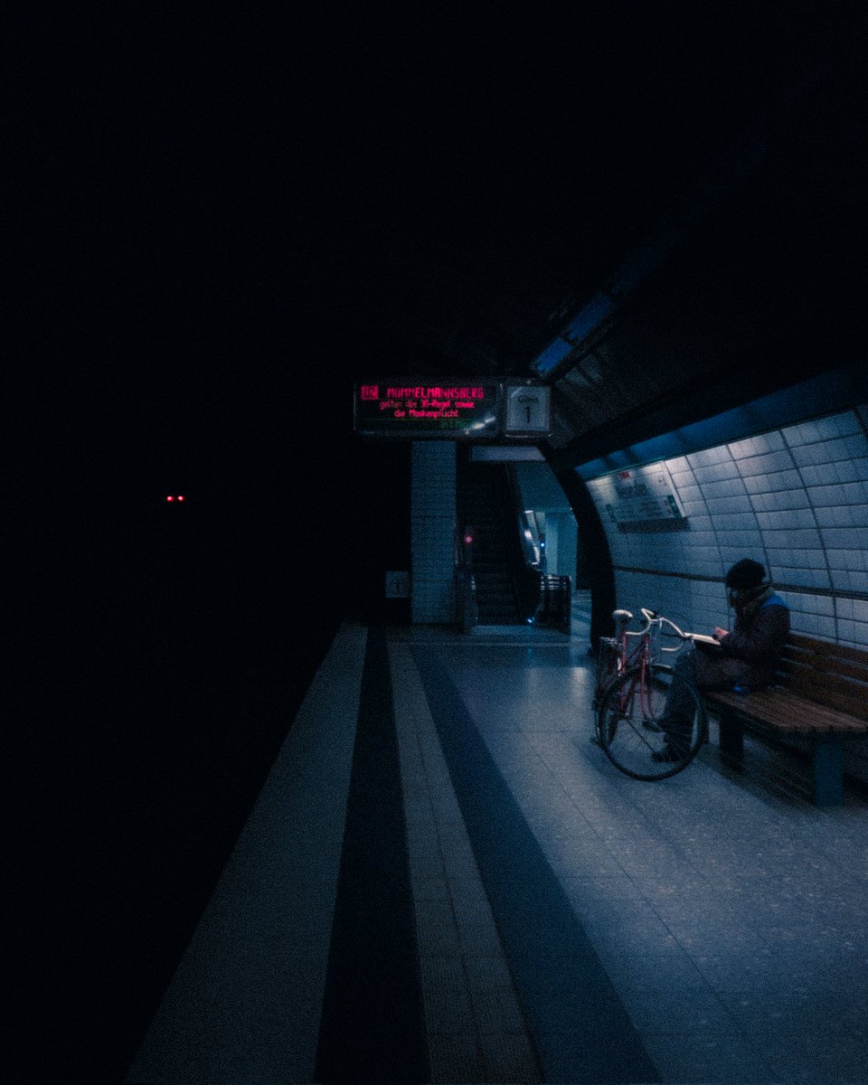 Mustafa_photos's tweet photo. Waiting to embark on the train to the unknown. 

Photo taken at a subway in #Hamburg. 

#subwayshooters #streetphotography https://t.co/qi6577z1rC