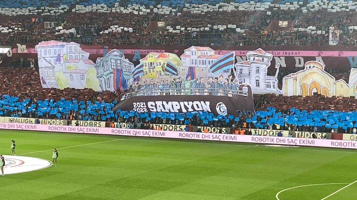 guvenemrah08's tweet photo. Şampiyonun yuvasından 🔵🔴👊 https://t.co/JYsCPxY4ix