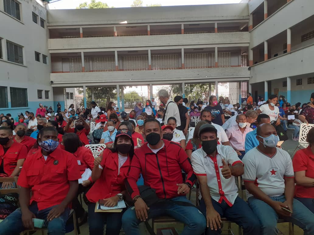 Fundabit_'s tweet photo. #Enfotos 📷| Nuestro valioso equipo de @FundabitAragua dice presente durante el V Congreso del PSUV y IV de Congreso de la Jpsuv "Capitulo Educación"
#SomosFundabit
#TalentoDeCorazonInfantil2022 https://t.co/ea0VfrVj1M