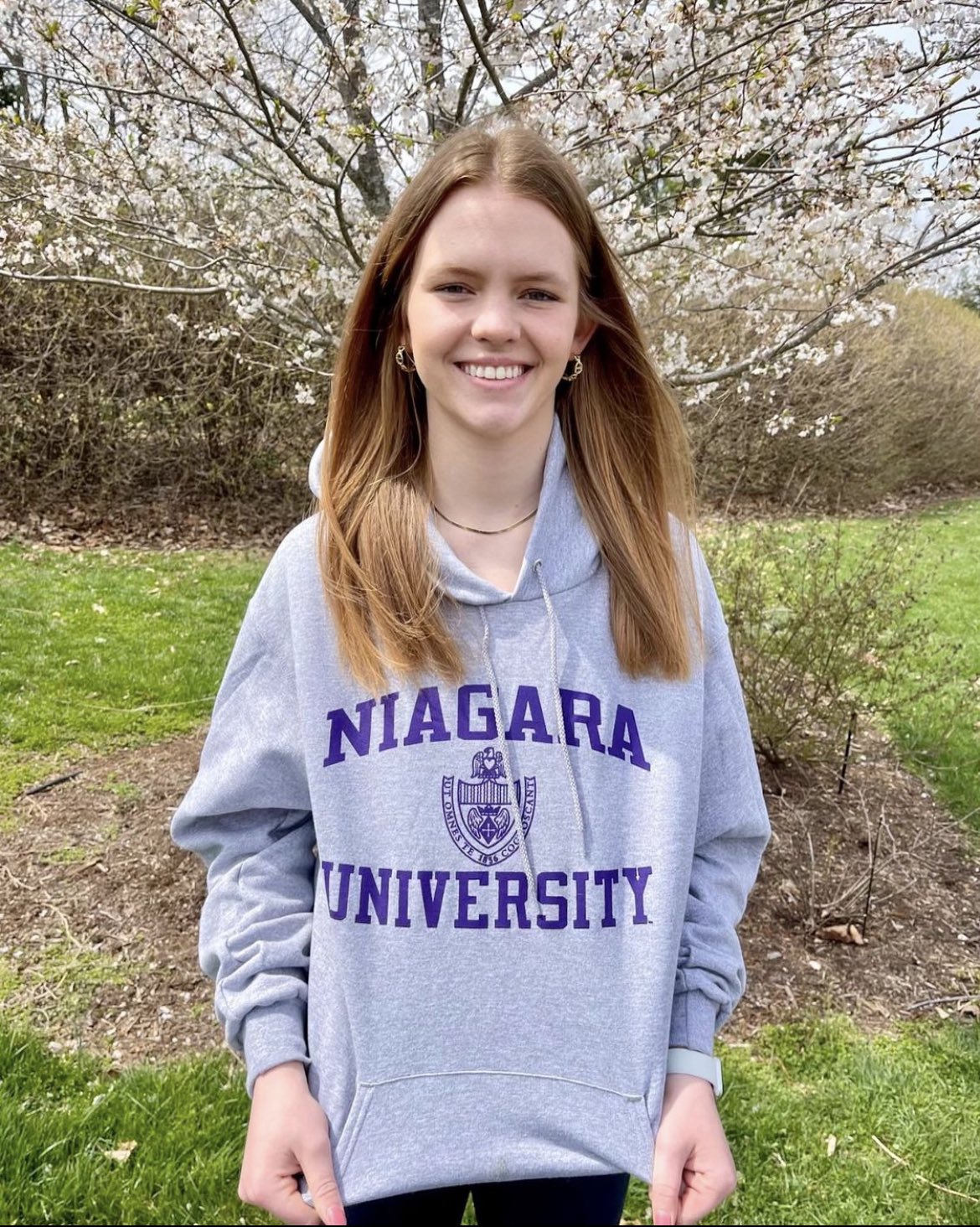 Niagara top university sweatshirt