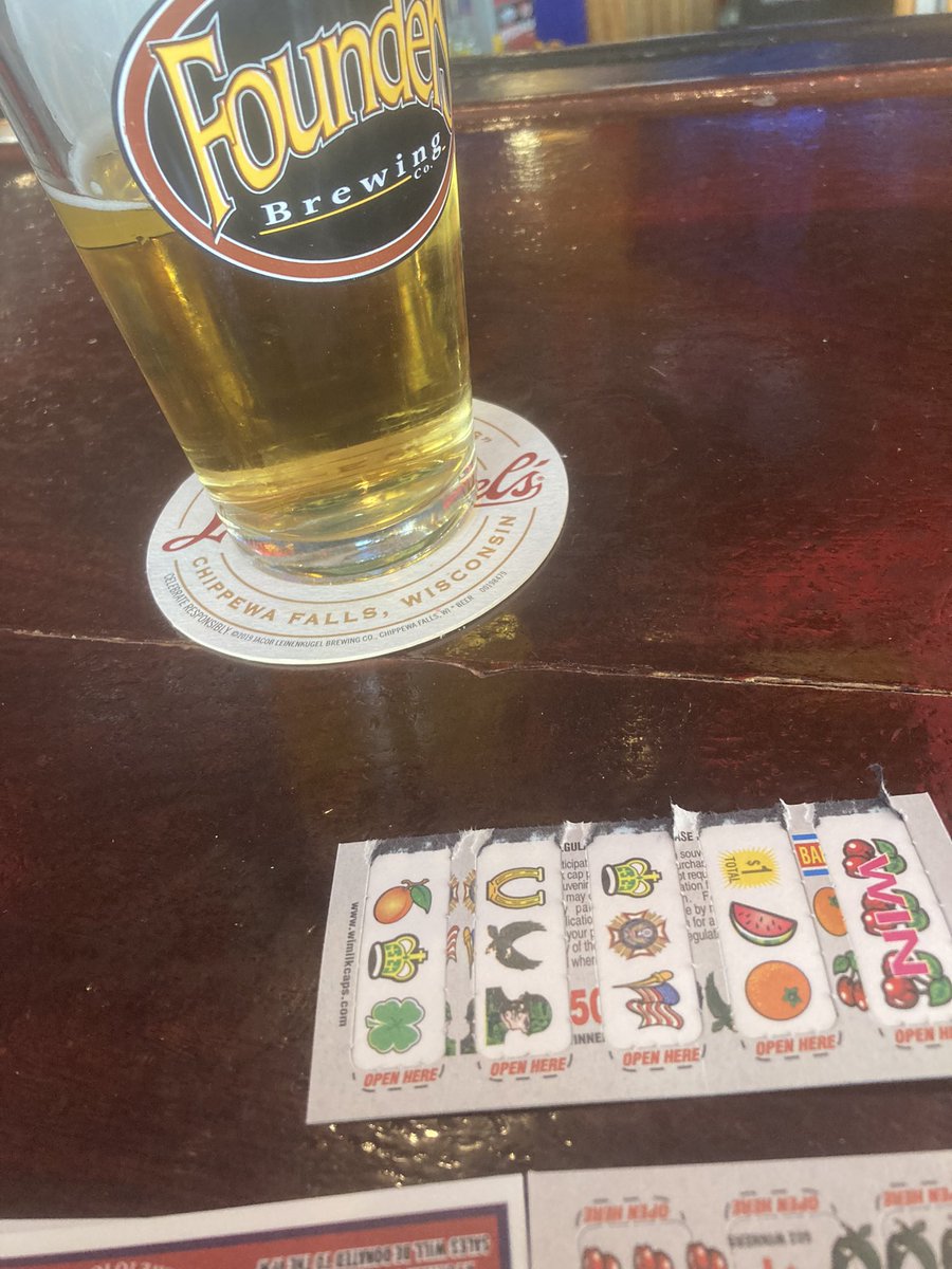 FlytheLLL's tweet photo. Day drinking season has officially opened https://t.co/jkOJ3lVuPp