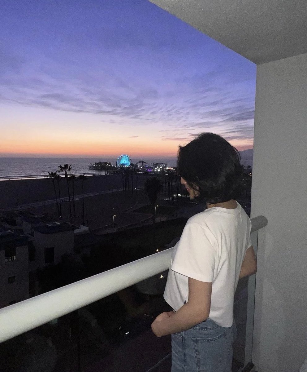 lxxfxlix's tweet photo. It does not matter how many times I have seen it, but sunsets never fail to catch me off guard, and take my breath away with their beauty!
#VipersEnt https://t.co/dnv2HQy75P