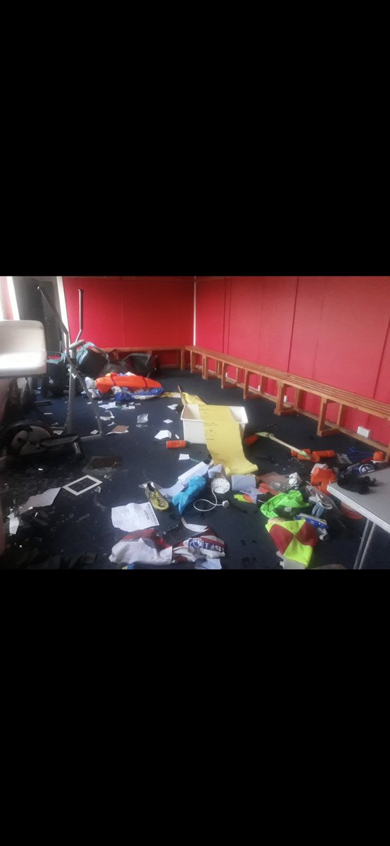 mikalev83's tweet photo. Grassroots is hard enough as it is, pointless vandalism #grassroots #football #vandalism #pointless https://t.co/wDPmduF7UQ
