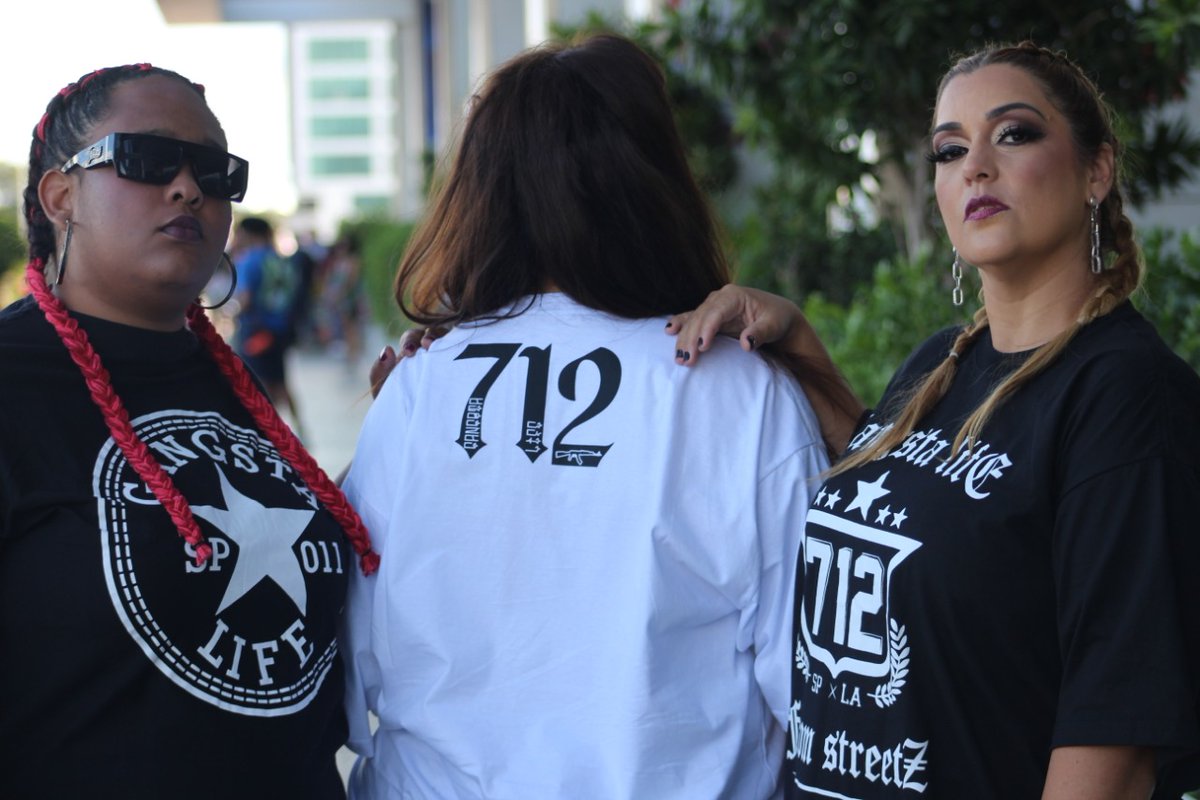 plussizegabi's tweet image. Ensaio para #Gangstarlife712 nas ruas movimentadas de #BSB juntamente com as modelos Núbia Malta e Adriana de Castro.
Fotógrafo Dino Monteiro da Db produções.
#modelosplussize 
#RT 
#SP