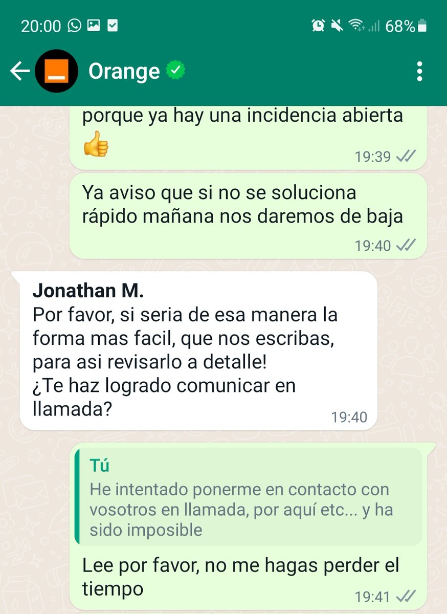 Albertmm10's tweet photo. @orange_es Tenéis una atención al cliente que es lamentable... llevo todo el día sin wifi y no sois capaces de solucionar nada... y encima pagando el puto fútbol me lo tendré que perder. Y lo peor es que prefiero hablar con un robot que con gente que 'trabaja' para vosotros...🤮 https://t.co/gbtxt0faZy