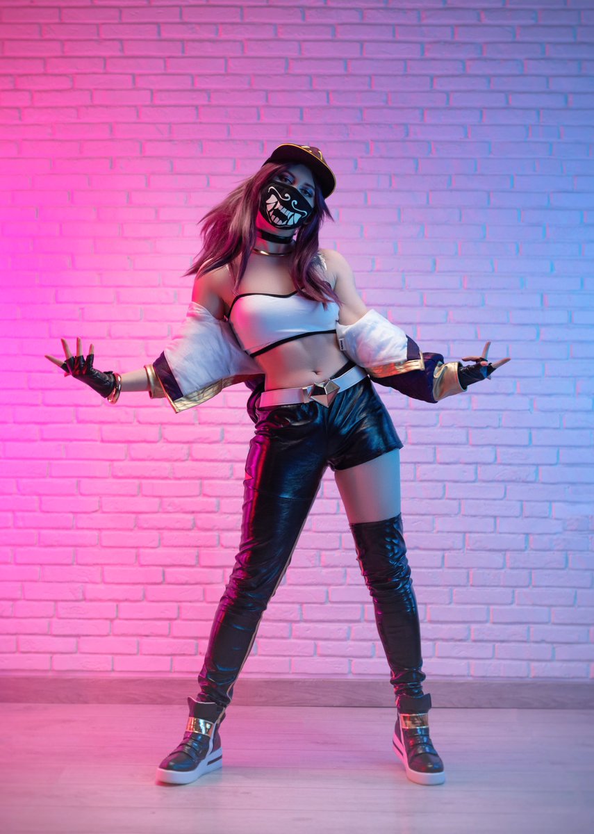 Maria_Shelby_'s tweet photo. League of Legends 
Akali K/DA - me
Photo - art_photo_work 

#LeagueOfLegends #Akali #Cosplayer #Akalicosplay #KDA #Riotgames https://t.co/Ku7yKtY3Ob