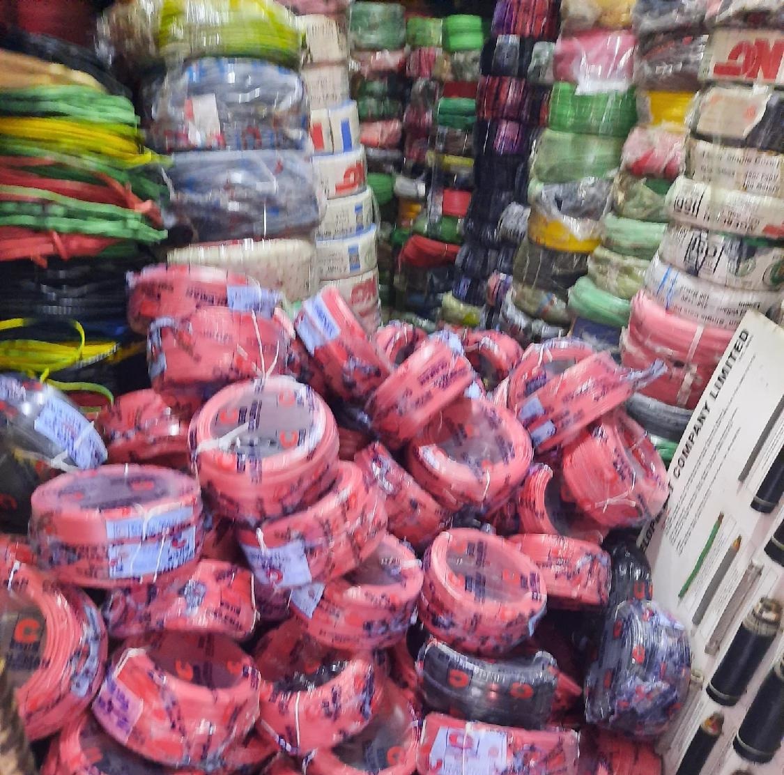 Captain_Anambra's tweet photo. DC Cables. Maintenance Free Batteries. Armoured Cables.
AC Cables. Conduit Boxes.
Lights and Bulbs. Sockets and Switches. Fans; Ceiling, Wall, Standing. Surge Guard.
Delivery: Port Harcourt, Rivers
#electricity
#PHTwitterCommunity
#PHTribe https://t.co/dnraAHKJJW