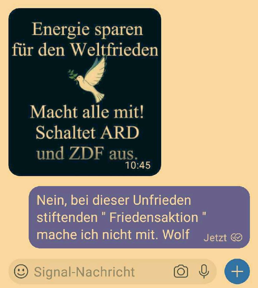 WolfSiegert's tweet photo. Demo vor dem SWR-Gebäude am 4. Januar 2020: 
"Das hier ist nur der Anfang. Wir werden sie aus ihren Redaktionsstuben vertreiben. Wir werden uns ihre Lügen nicht länger anhören..." 
https://t.co/6lyK6Lm3zx
Dagegen ist dieser heute eingetroffene Aufruf ja  geradezu "friedlich"... https://t.co/0NgHbEFSsT