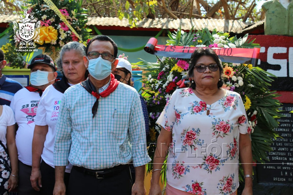 Autoridades de nuestra universidad, realizaron entrega de ofrenda floral, en Monumento de Luisa Amanda Espinoza y Enrique Lorente en conmemoración del 52 aniversario del tránsito a la inmortalidad.
 #UNANLeón #Nicaragua