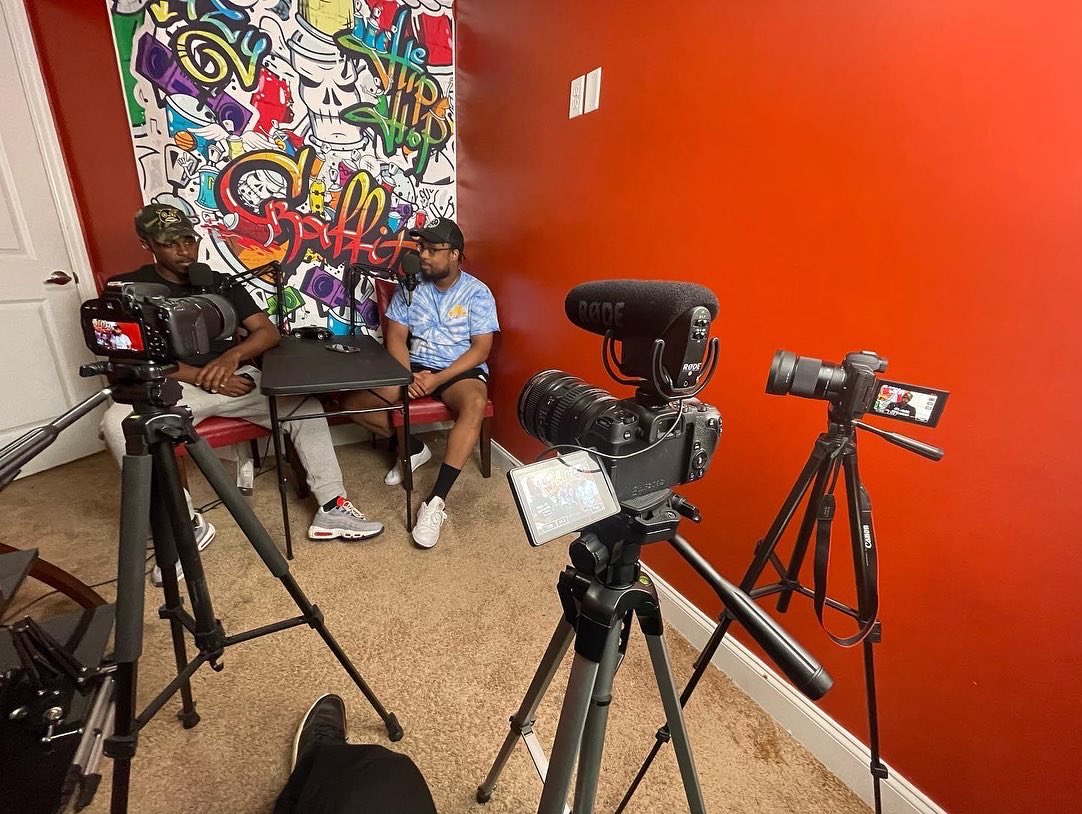 KARLTONTCLAY's tweet photo. #TheMAINEWay 3 Part Final Season coming soon #MaineAndSlim #Podcasting #Series #MTTM #SitDownsWithSlim #VPN @MoMasters_Maine @SlimWildnAgain https://t.co/SUSZJQvbQ1