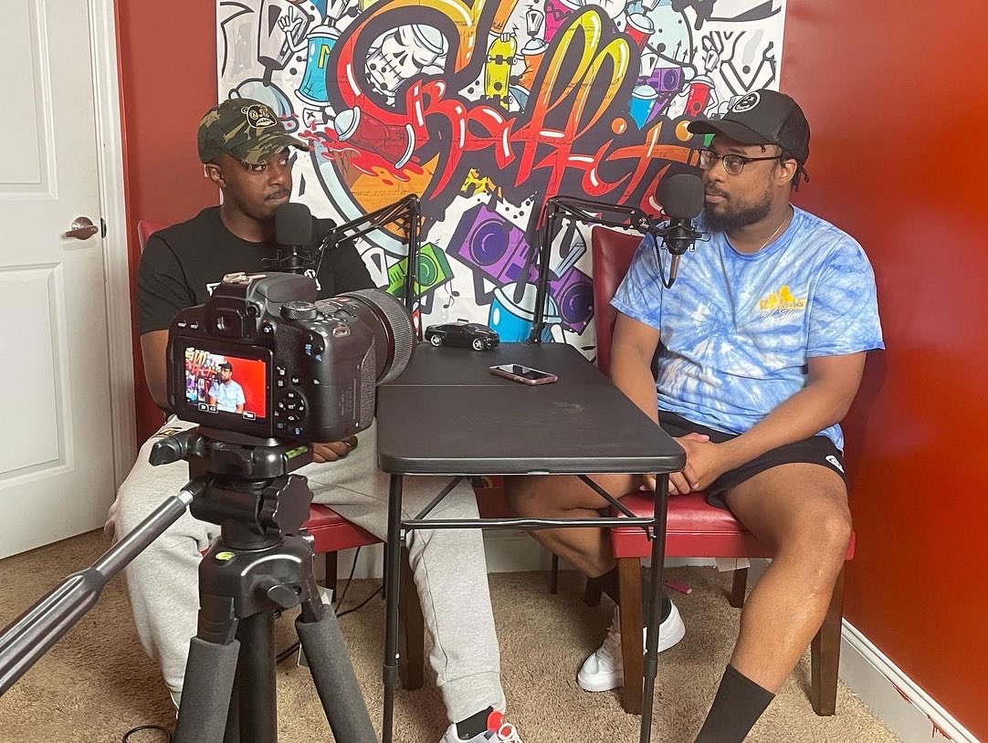 KARLTONTCLAY's tweet photo. #TheMAINEWay 3 Part Final Season coming soon #MaineAndSlim #Podcasting #Series #MTTM #SitDownsWithSlim #VPN @MoMasters_Maine @SlimWildnAgain https://t.co/SUSZJQvbQ1